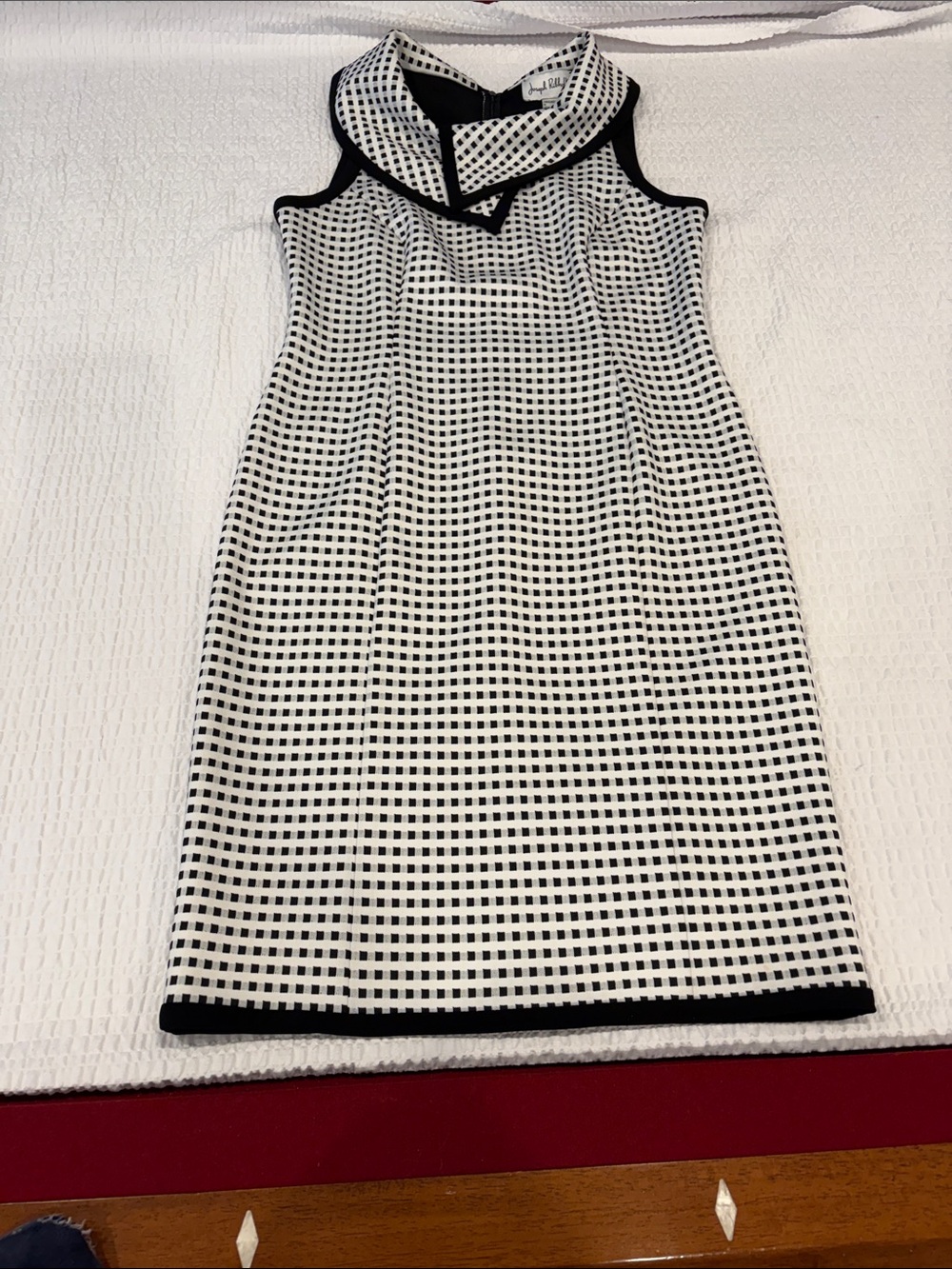 Joseph Ribkoff Sleeveless Black & White Check Sheath Dress
Size 12
